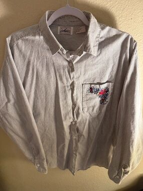 Chic women’s Striped Button-Up Shirt with Embroidered Pocket - White & Gray